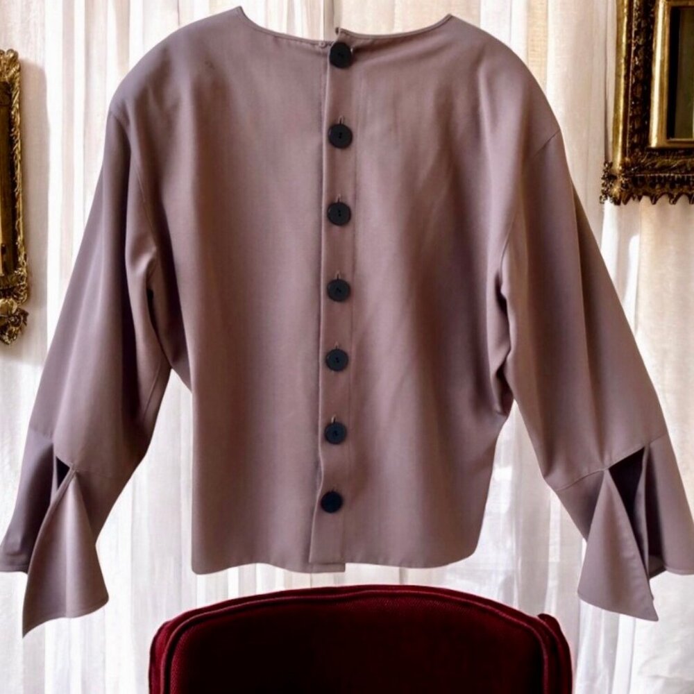 Krizia Italy Vintage Brown WOOL Lined Top Flounce Cuffs Button up Back